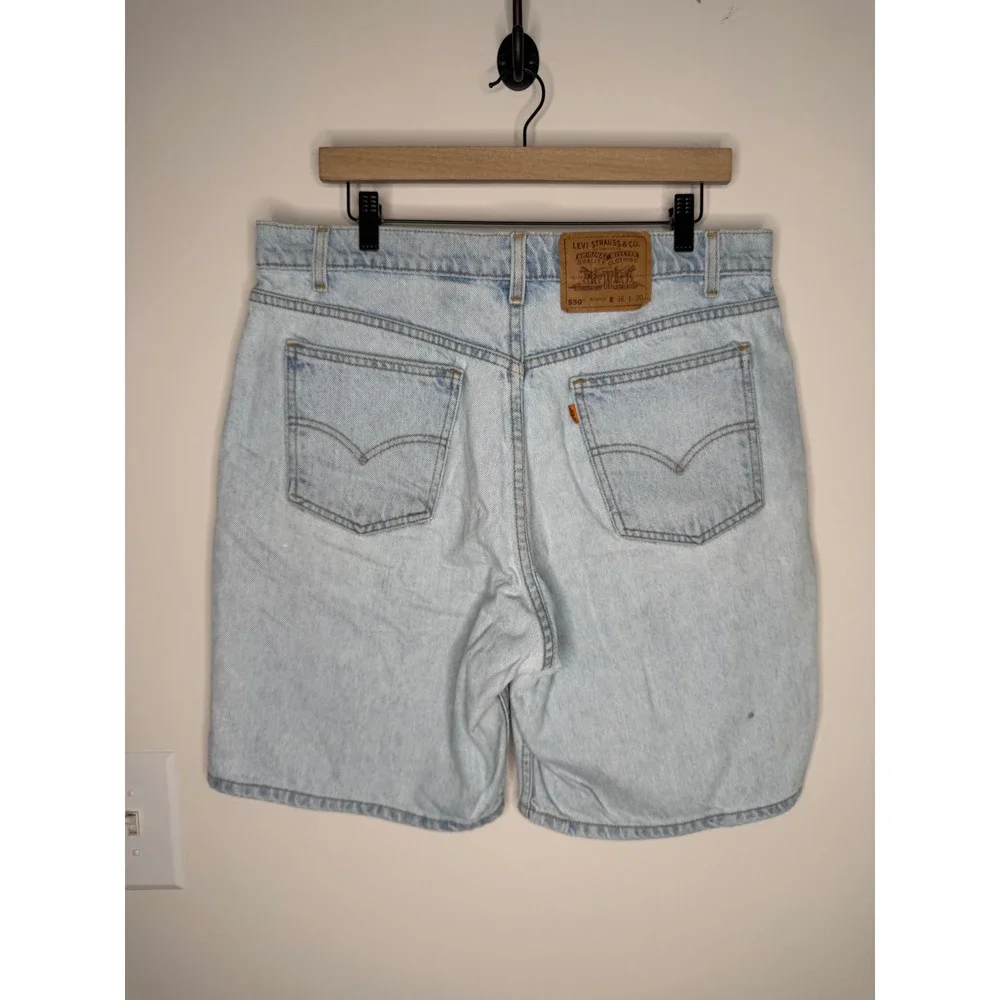 Vintage 90s Levis 550 Relaxed Fit Denim Shorts Light Wash Orange Tab Mens 36